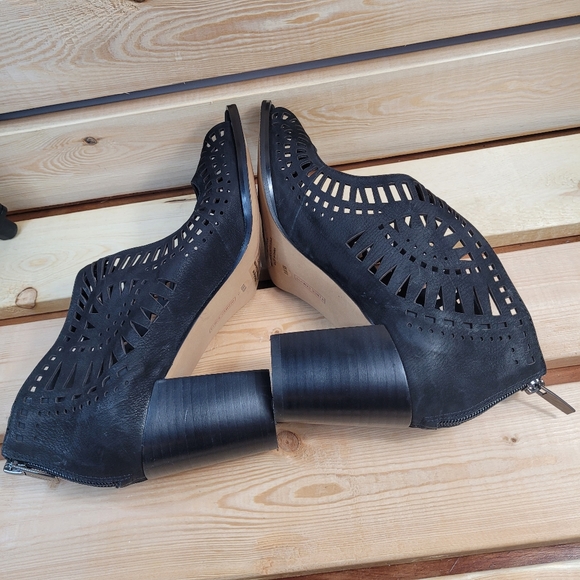 Vince Camuto Black heeled sandals women's size 8.5M - Picture 6 of 9